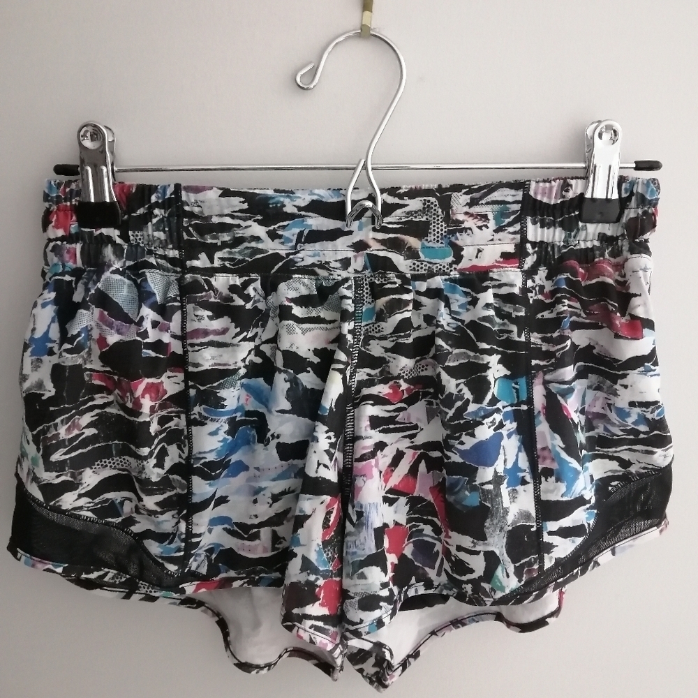 Lululemon Hotty Hot Shorts II Culture Clash Multicolour Size 6 Running Gym